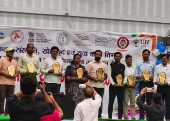 युवाओं की ऊर्जा और कला से गूँजा गढ़वा टाउन हॉल! जिला स्तरीय युवा महोत्सव में दिखा लोक संस्कृति और प्रतिभा का अद्भुत संगम